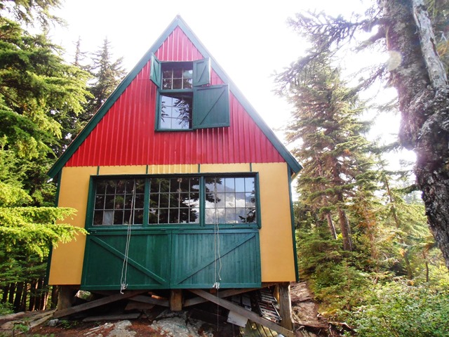 Tantalus Hut, Lake Lovely Water