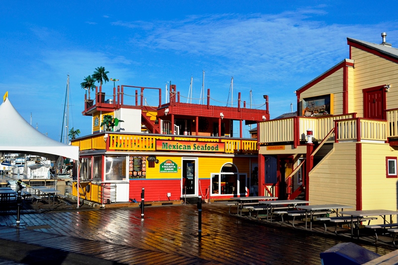 Hausboote und Shops in Victoria
